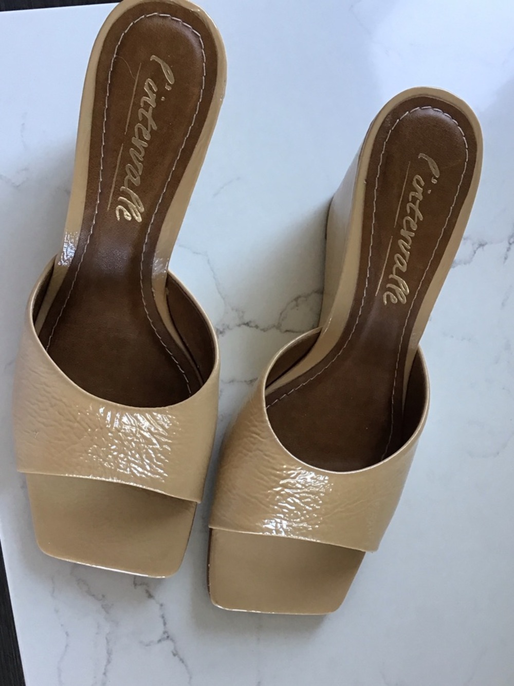 L'INTERVALLE Beige Patent Slide Mules